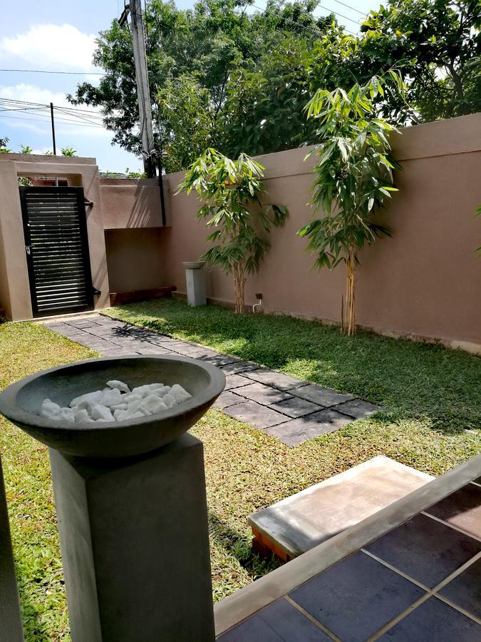 Villa A50 Negombo Exteriör bild