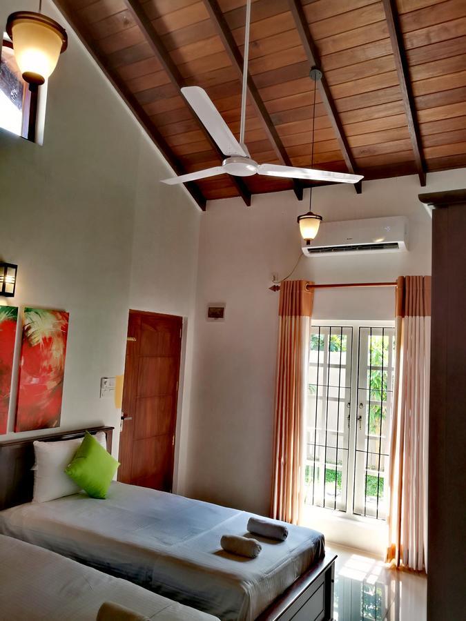Villa A50 Negombo Exteriör bild