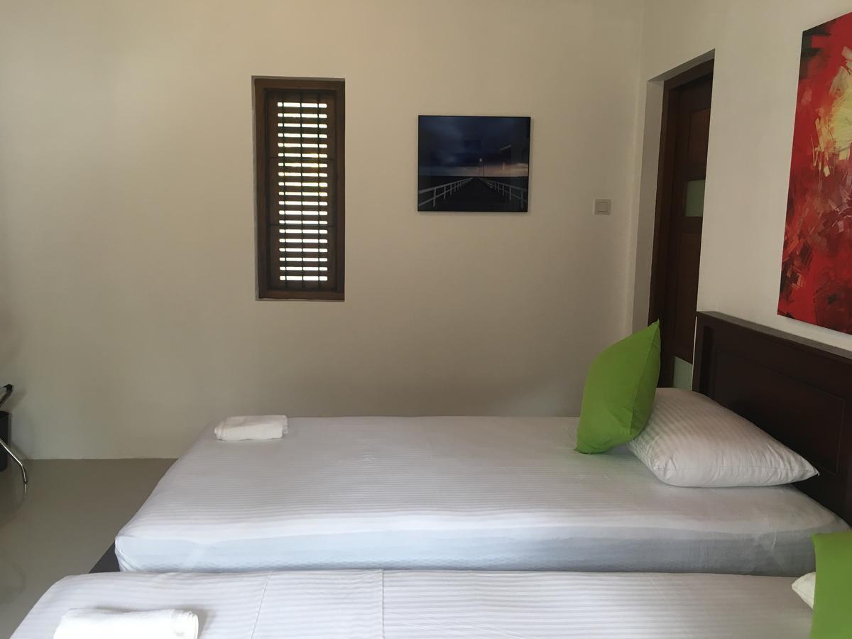 Villa A50 Negombo Exteriör bild