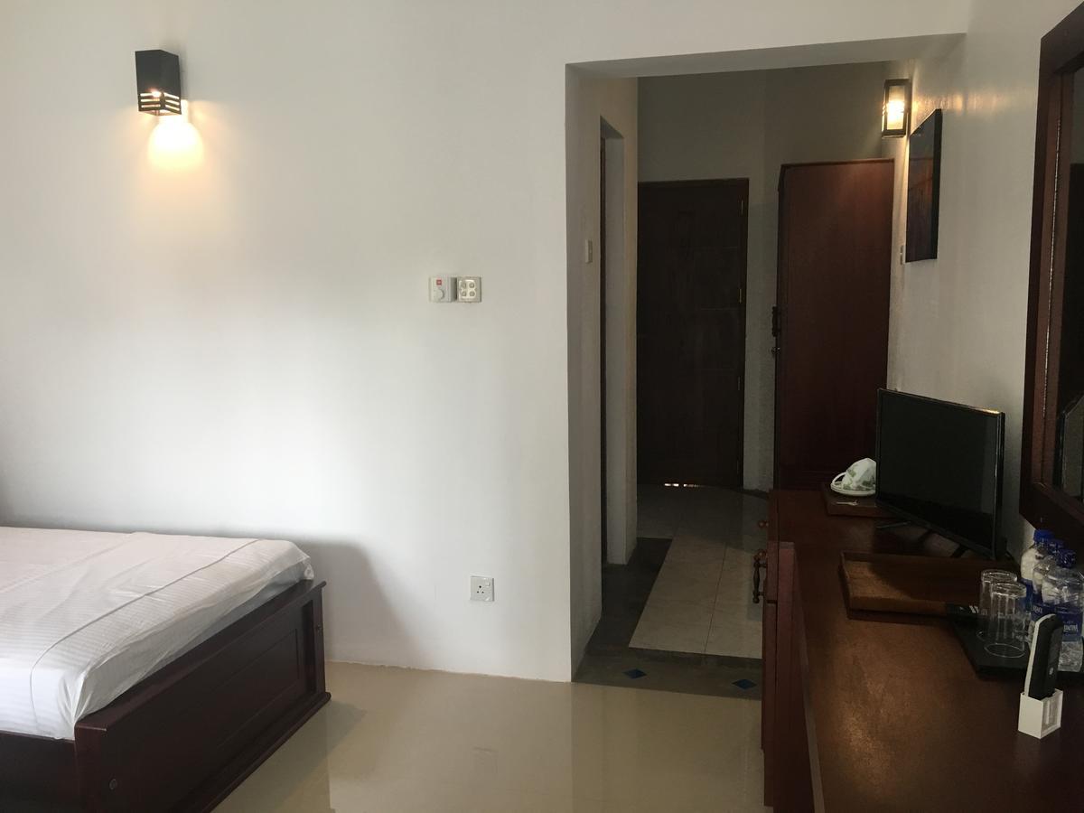 Villa A50 Negombo Exteriör bild