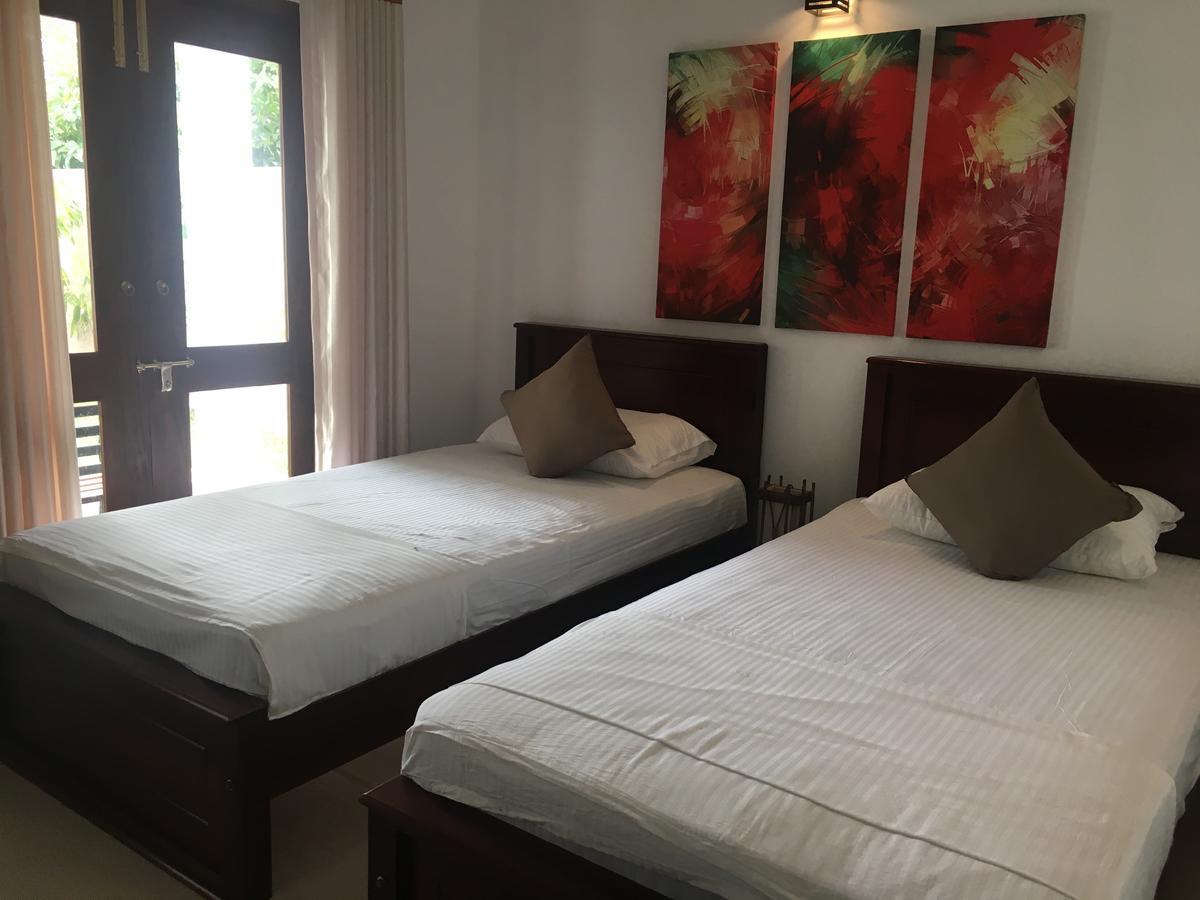 Villa A50 Negombo Exteriör bild