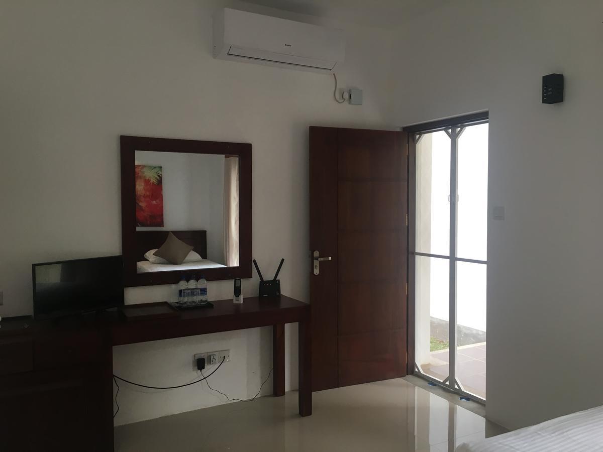 Villa A50 Negombo Exteriör bild