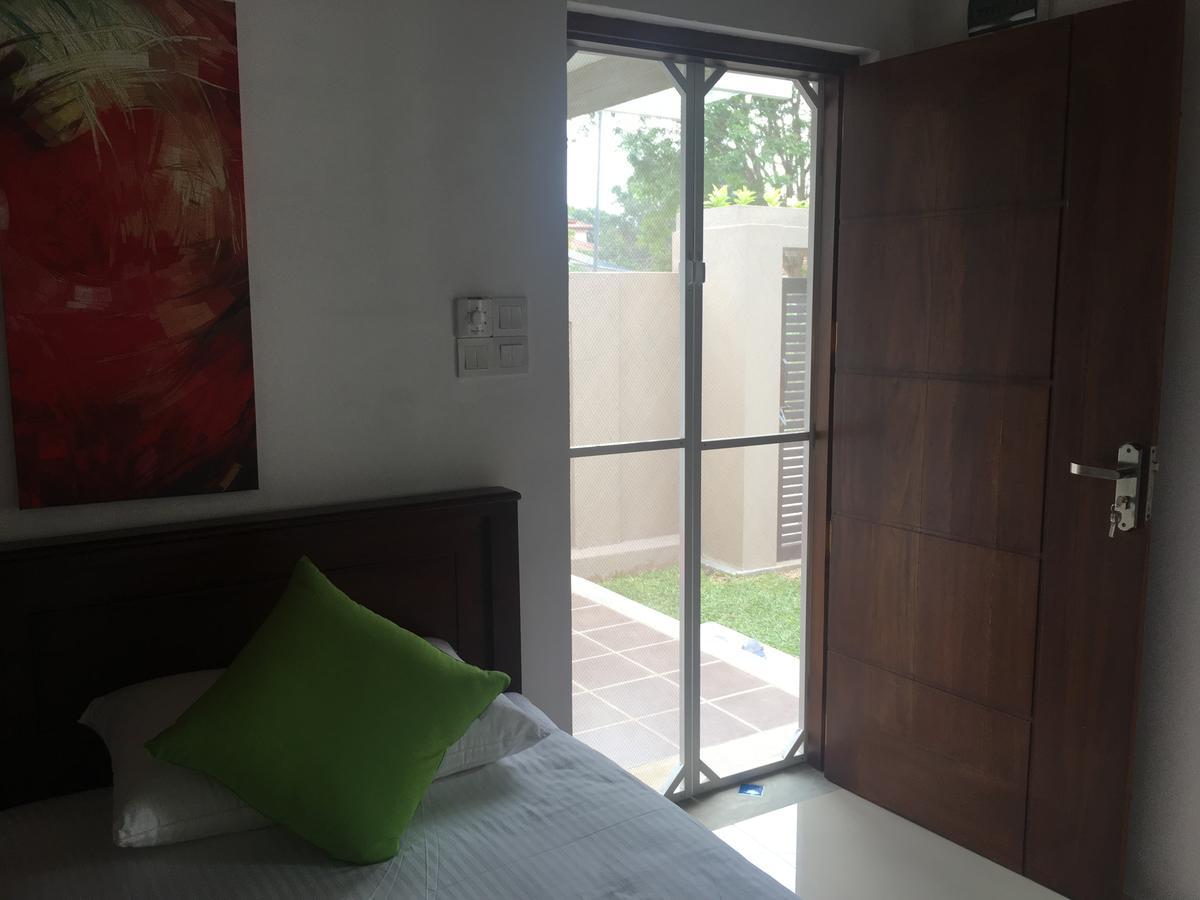 Villa A50 Negombo Exteriör bild