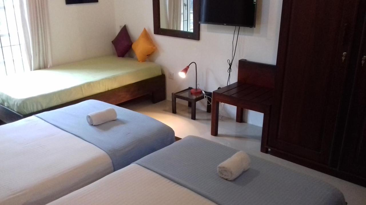 Villa A50 Negombo Exteriör bild